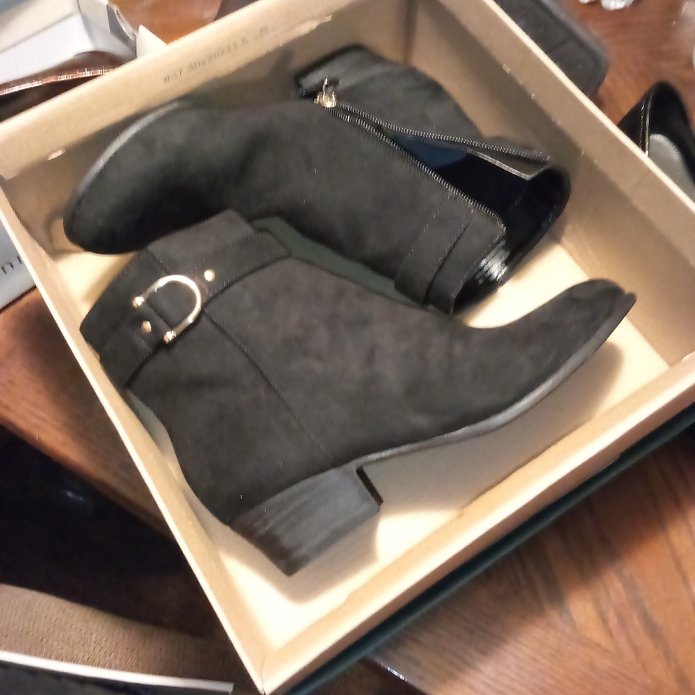6 pairs women's shoes - Picture 4 of 10